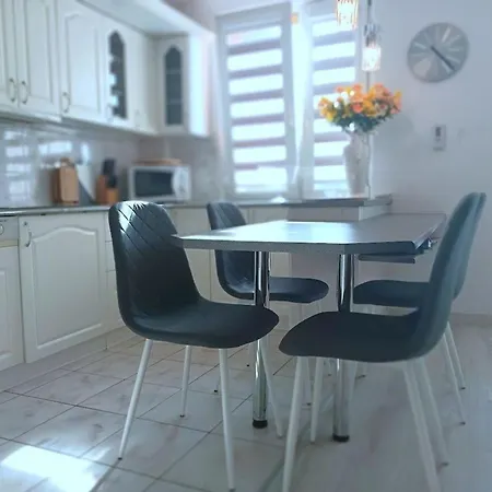 Apartment In Nowe Mit Garten Kolobrzeg